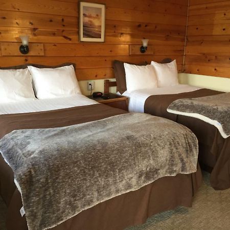 Captain'S Choice Motel Haines Buitenkant foto