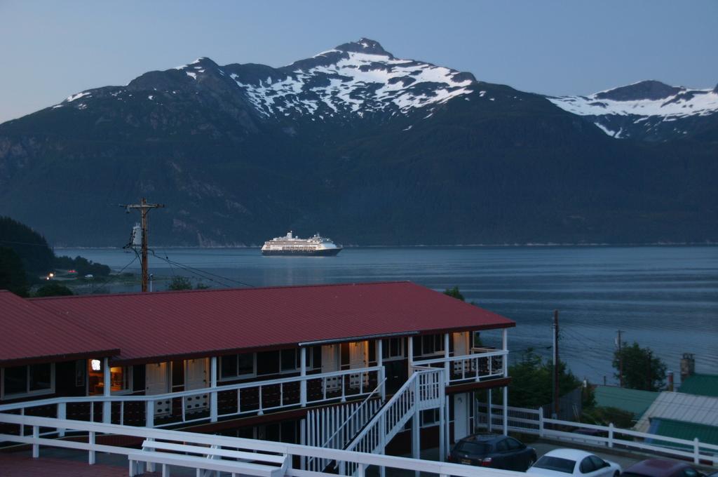 Captain'S Choice Motel Haines Kamer foto
