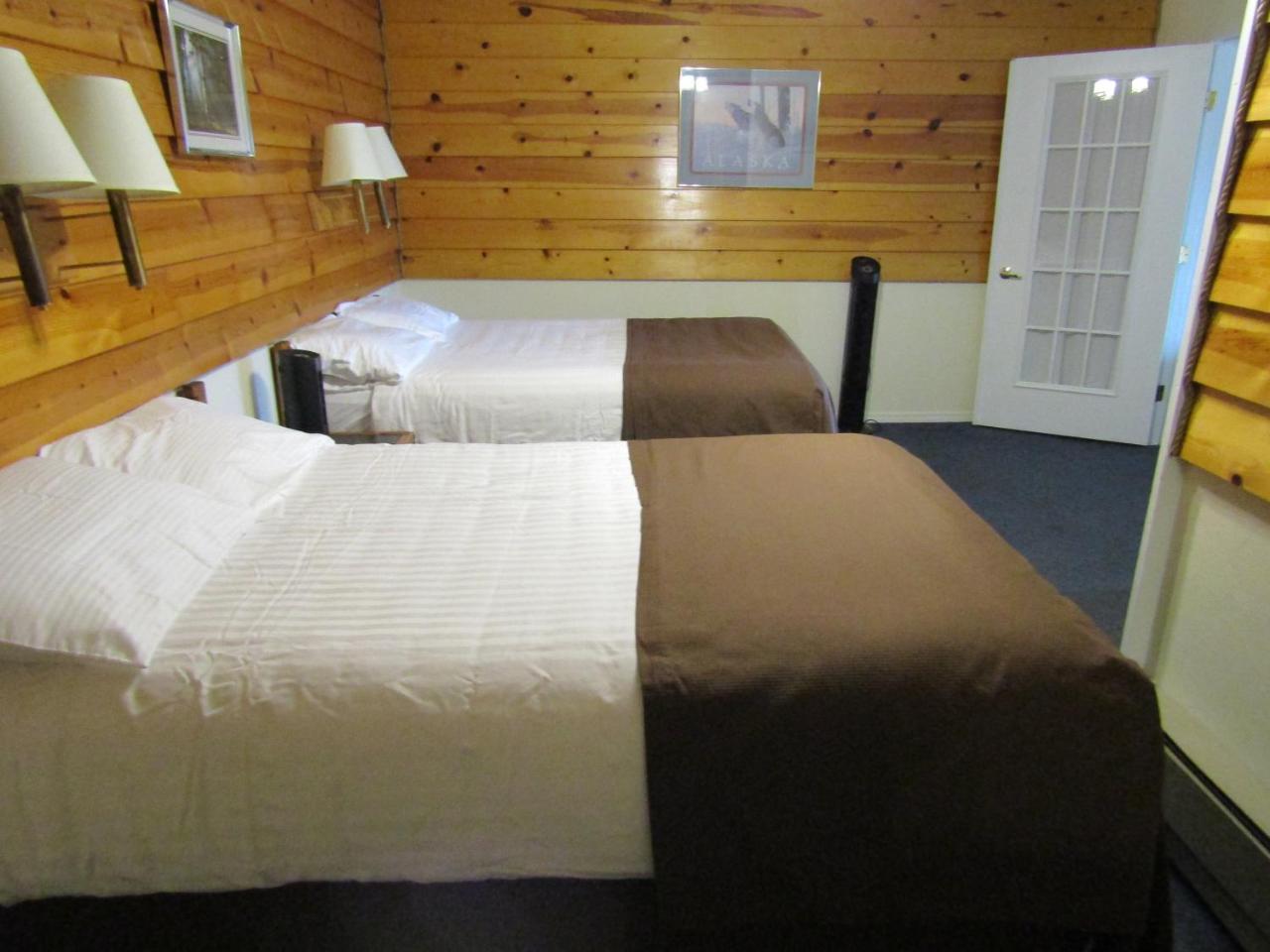 Captain'S Choice Motel Haines Buitenkant foto