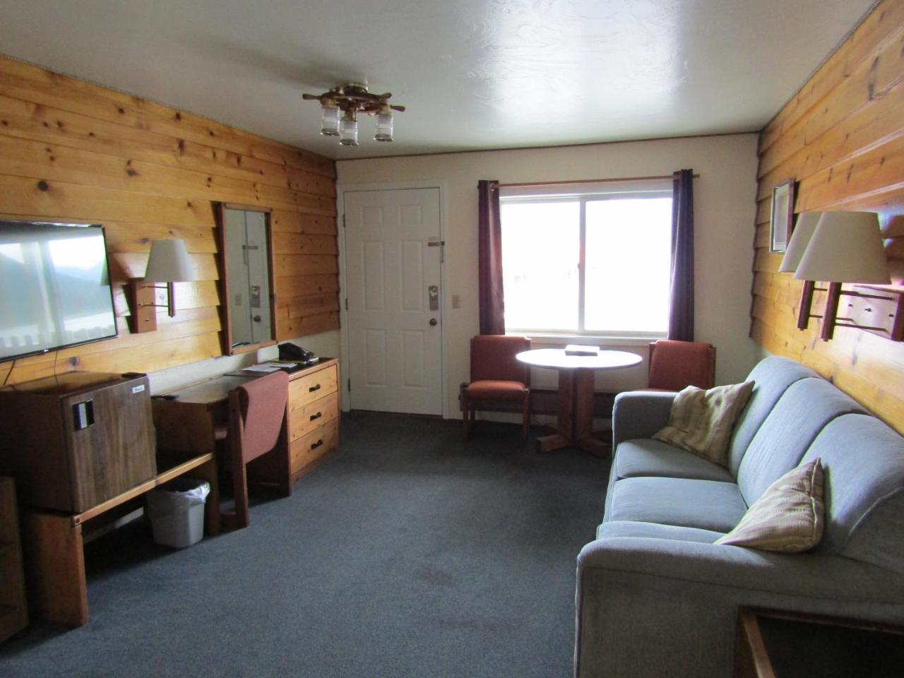 Captain'S Choice Motel Haines Buitenkant foto