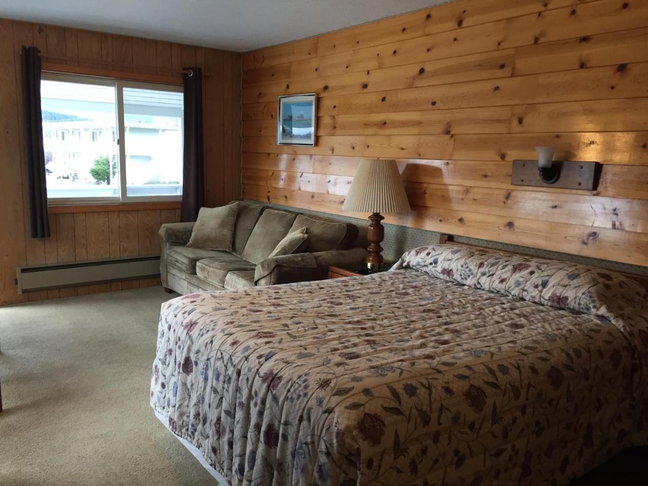 Captain'S Choice Motel Haines Buitenkant foto