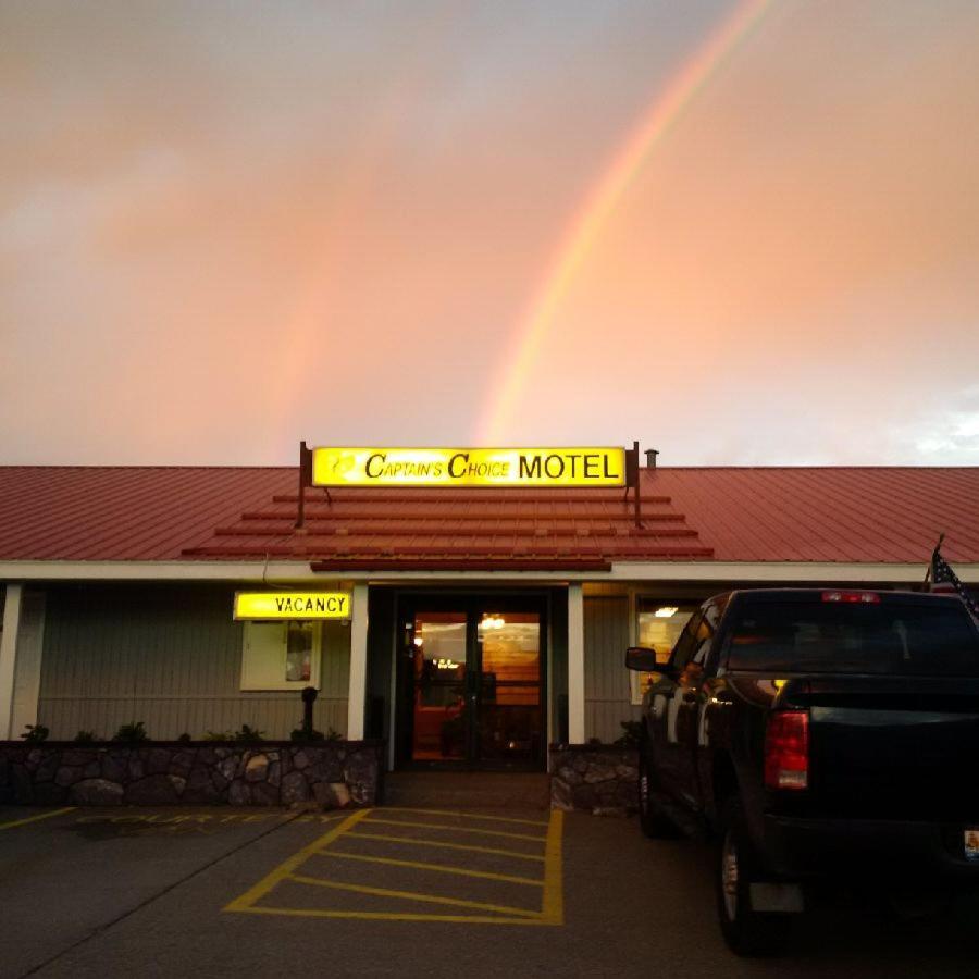 Captain'S Choice Motel Haines Buitenkant foto